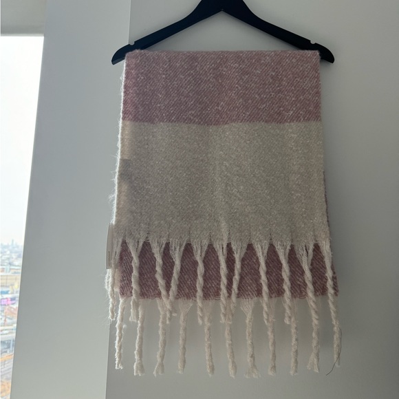 Gentle Fawn Pink & White Cozy Scarf NWT - Picture 3 of 8